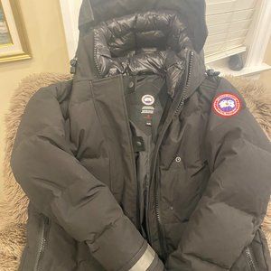 BLACK CANADA GOOSE WINTER JACKET -SIZE XL(Worn it twice)